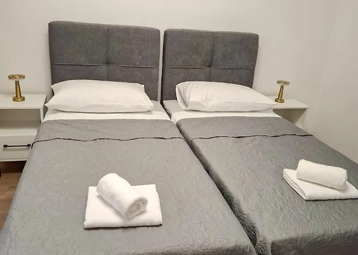 Marta 2 Apartment Makarska